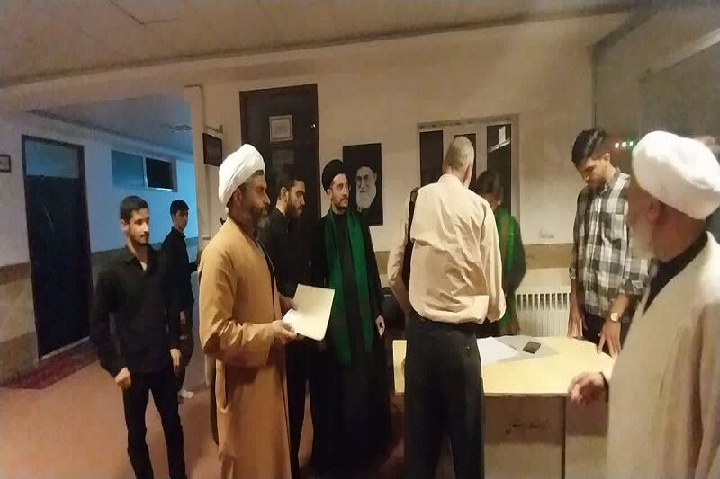 موکب مدرسه علمیه امام خمینی(ره) اسلام آبادغرب در خدمت زائران اربعین
