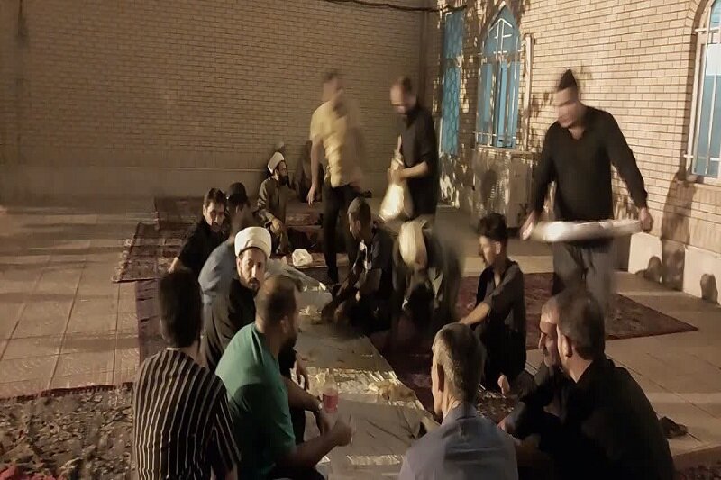 موکب مدرسه علمیه امام خمینی(ره) اسلام آبادغرب در خدمت زائران اربعین