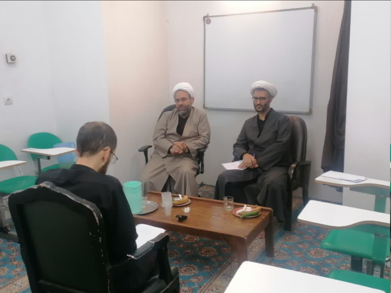 آزمون شفاهی ۲۰۰ طلبه حوزه علمیه استان تهران برگزار شد + عکس