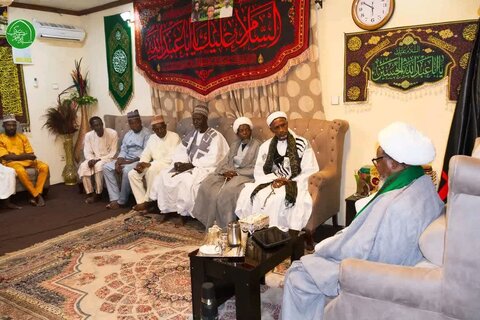 شیخ زکزاکی با جمعی از ائمه جمعه نیجریه