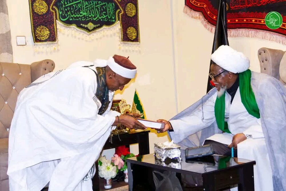 دیدار شیخ زکزاکی با جمعی از ائمه جمعه نیجریه +تصاویر
