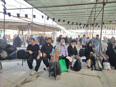 تصاویر/ حال و هوای زائران اربعین در مرز مهران