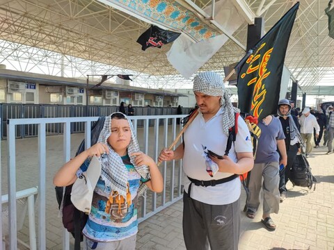 تصاویر/ حال و هوای زائران اربعین در مرز مهران