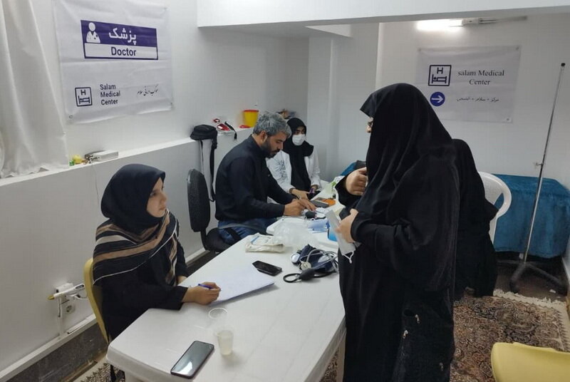 ارائه خدمات پزشکی و درمانی به زائران در موکب سلام