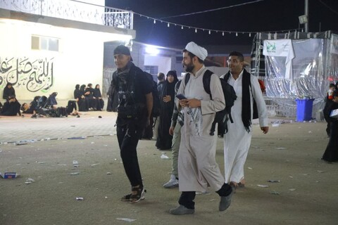 تصاویر/ پیاده‌روی زائران در مسیر نجف به کربلا در آستانه اربعین حسینی