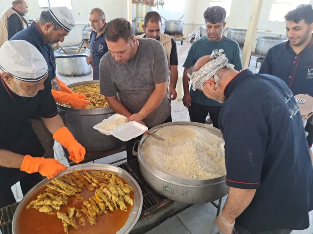 فیلم| گزیده‌ای از فعالیت ضیافت خانه حرم مطهر هلال بن علی (ع) در مرز مهران