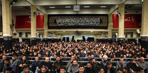 تصاویر/ مراسم عزاداری دانشجویان به‌مناسبت اربعین حسینی (ع) با حضور رهبر انقلاب