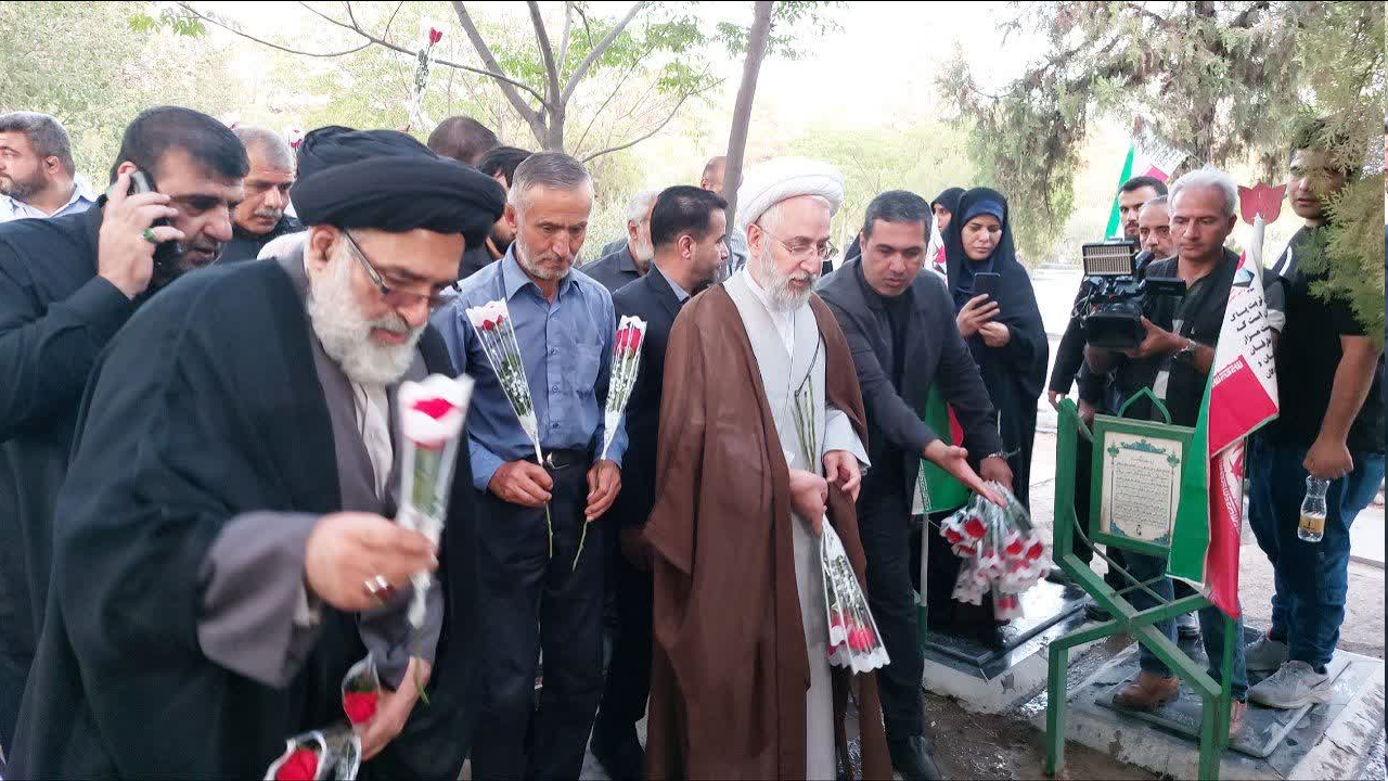 مزار شهدای ۱۷ شهریور در بهشت زهرا (س) تهران گلباران شد + عکس