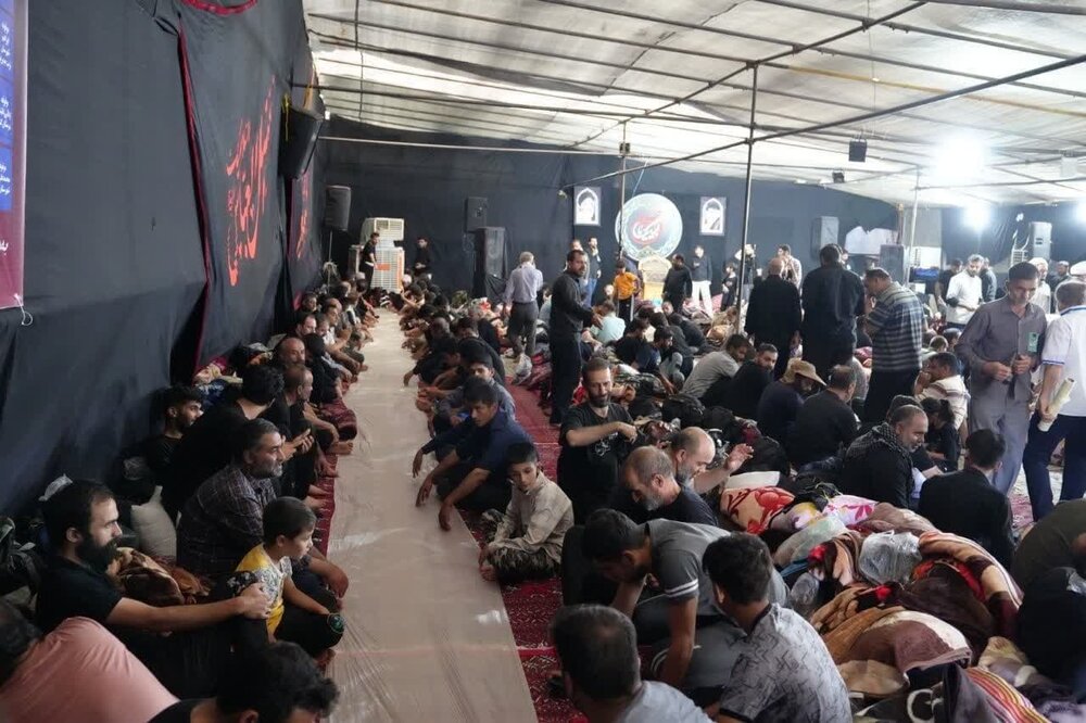 پذیرایی از ۴۴ هزار زائر اربعین در موکب امام رضا(ع)