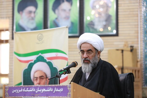 تصاویر/ دیدار دانشجویان دانشگاه قزوین با آیت الله فاضل