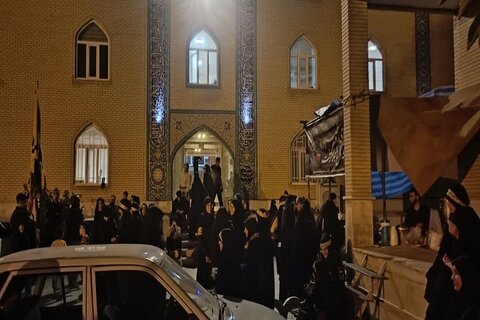 تصاویر/ خدمت رسانی موکب حوزه علمیه اسلام آباد غرب به مسافران کربلا