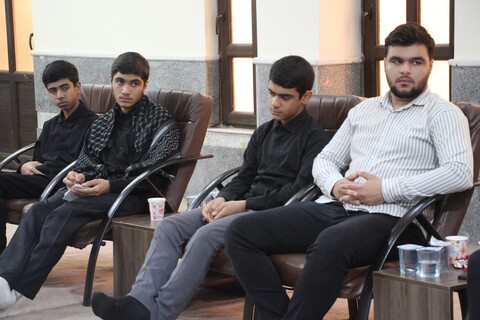 دیدار جمعی از جوانان مؤسسه قرآنی گناوه با امام جمعه بوشهر