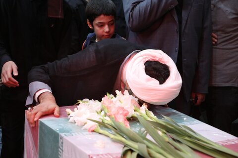 تصاویر/ مراسم شبی با 24 شهید تازه تفحص شده در ارومیه