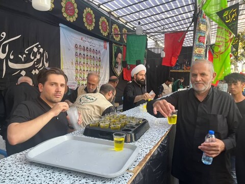 تصاویر/ خدمت رسانی به زائرین امام رضا(ع) در موکب الشهداء سازمان جهاد کشاورزی آذربایجان شرقی در مشهد مقدس