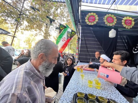 تصاویر/ خدمت رسانی به زائرین امام رضا(ع) در موکب الشهداء سازمان جهاد کشاورزی آذربایجان شرقی در مشهد مقدس