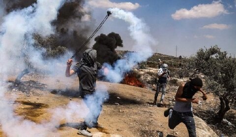 إصابات متظاهرين في الضفة وغزة بقمع الإحتلال