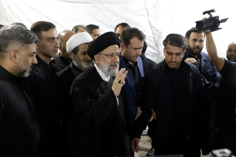 تصاویر/ حضور رئیس جمهور در چایخانه حضرت رضا علیه‌السلام در مشهد مقدس