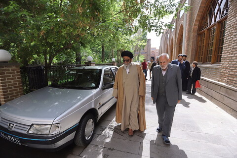 "یک روز با آقای امام جمعه" - حضور در مدرسه طالبیه تبریز برای درس خارج