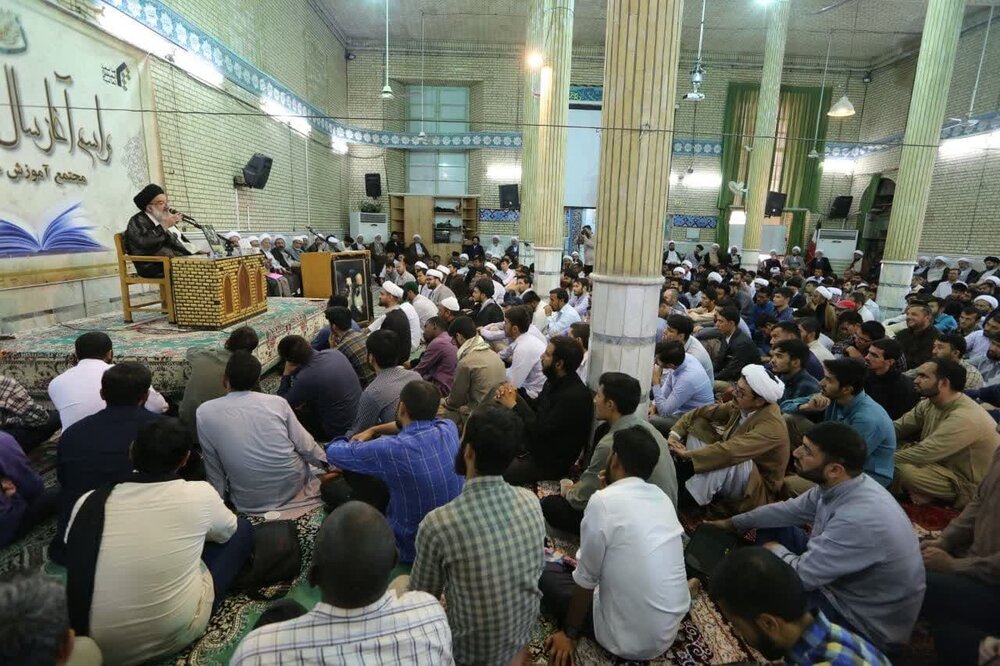 تفقه، انذار و اقامه دین مهمترین رسالت طلاب و متدینین است / تمام مقصد ما مکتب ماست