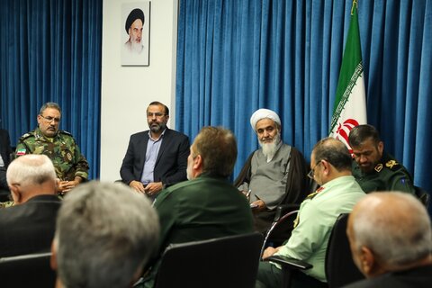 تصاویر / دیدار فرمانده هان نظامی وانتظامی با نماینده ولی فقیه در استان قزوین