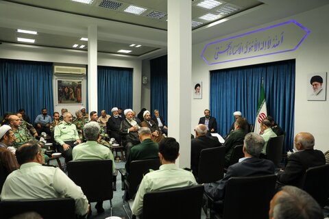 تصاویر / دیدار فرمانده هان نظامی وانتظامی با نماینده ولی فقیه در استان قزوین