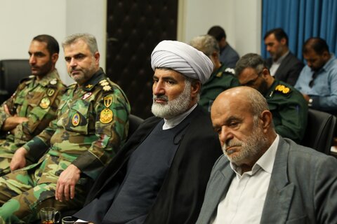 تصاویر / دیدار فرمانده هان نظامی وانتظامی با نماینده ولی فقیه در استان قزوین