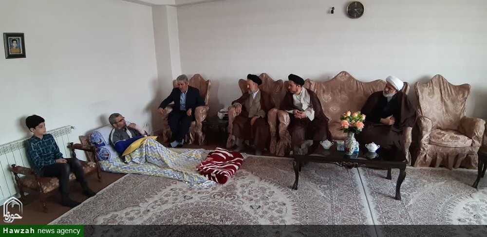 عیادت مسئولان حوزوی آذربایجان شرقی از روحانی مضروب تبریزی + تصاویر