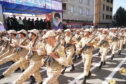تصاویر رژه نیروهای مسلح لرستان به مناسبت هفته دفاع مقدس
