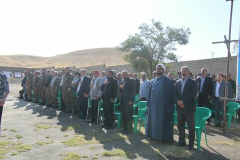 تصاویر/ راسم صبحگاه مشترک نیروهای نظامی و انتظامی در تکاب به مناسبت هفته دفاع مقدس