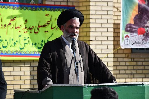 تصاویر/ مراسم نواختن زنگ آغاز سال تحصیلی جدید در سلماس