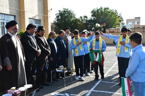 تصاویر/ مراسم نواختن زنگ آغاز سال تحصیلی جدید در سلماس
