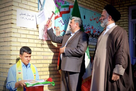 تصاویر/ مراسم نواختن زنگ آغاز سال تحصیلی جدید در سلماس