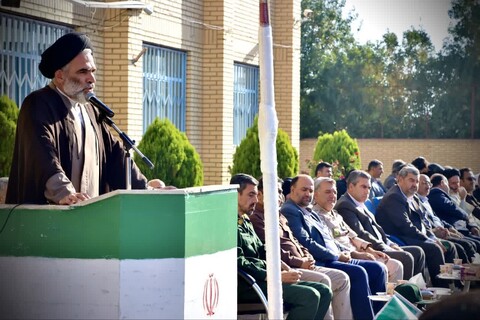 تصاویر/ مراسم نواختن زنگ آغاز سال تحصیلی جدید در سلماس