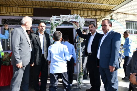 تصاویر/ مراسم نواختن زنگ آغاز سال تحصیلی جدید در سلماس