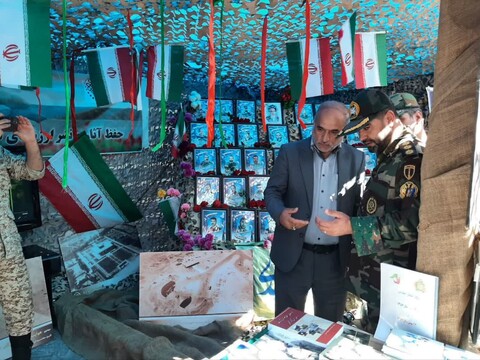 تصاویر/ تصاویر/ راه اندازی نمایشگاه دفاع مقدس در ارومیه
