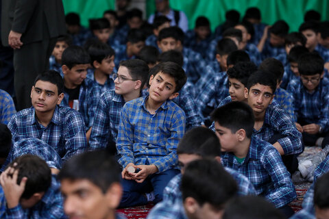تصاویر/ برگزاری مراسم کاروان نماز با حضور جمعی از دانشآموزان در مسجد الغدیر قزوین