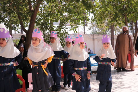 تصاویر| فعالیت مبلغ قرارگاه عمار در آغاز سال تحصیلی جدید مدارس آموزش و پرورش