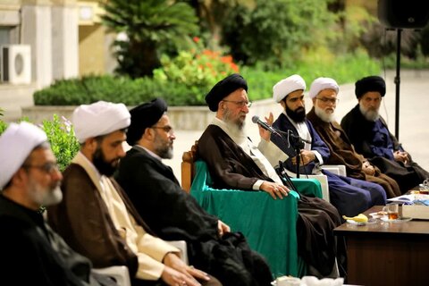 تصاویر/ نشست اساتید مدرسه علمیه امام خمینی(ره) گرگان با حضور نماینده ولی فقیه در استان گلستان
