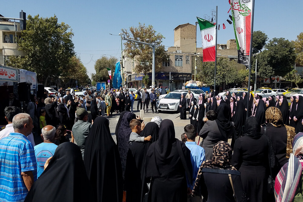 شرکت امام جمعه قزوین در جشن عاطفهها + عکس