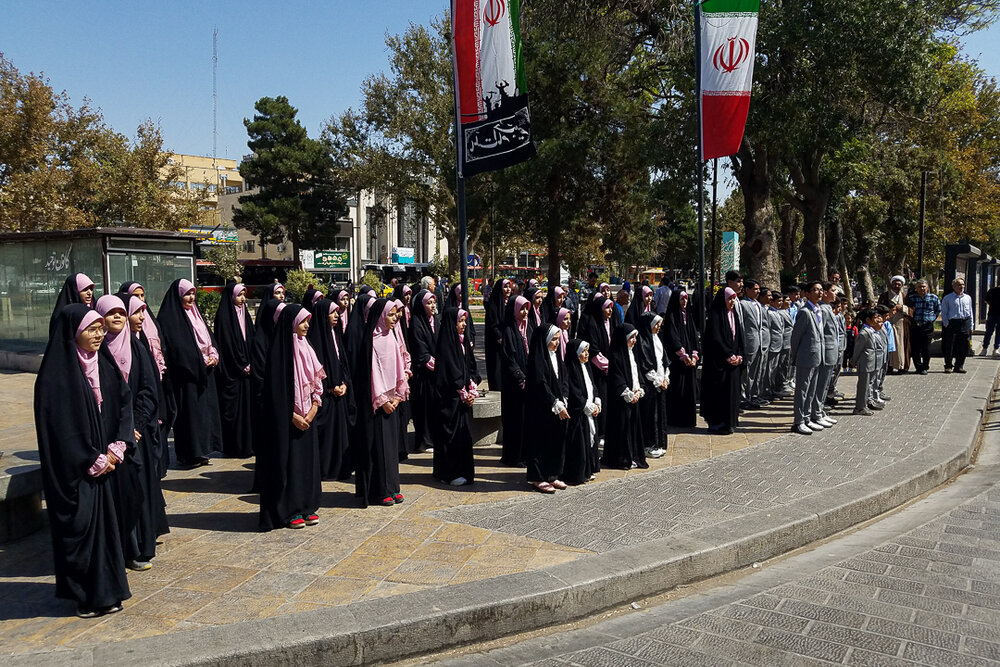 شرکت امام جمعه قزوین در جشن عاطفهها + عکس