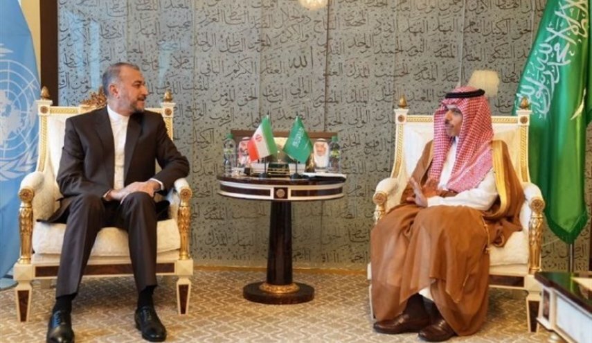 لقاء إيراني سعودي على هامش اجتماع الجمعية العامة بنيويورك لقاء إيراني سعودي على هامش اجتماع الجمعية العامة بنيويورك