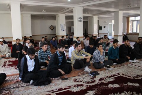 تصاویر/ مراسم گرامیداشت هفته دفاع مقدس در حوزه علمیه مرند