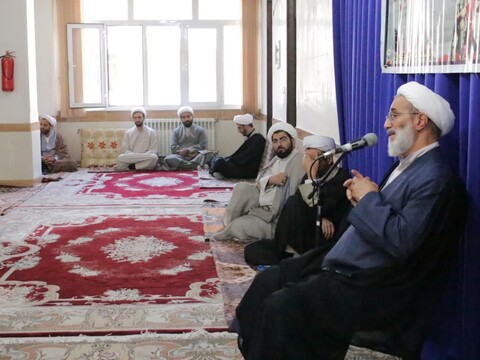 تصاویر/ مراسم گرامیداشت هفته دفاع مقدس در حوزه علمیه مرند