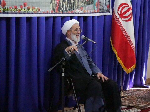 تصاویر/ مراسم گرامیداشت هفته دفاع مقدس در حوزه علمیه مرند