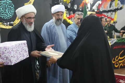 تجلیل از خانواده شهدا در دشتی با حضور نماینده ولی فقیه در بوشهر