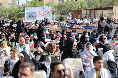 تصاویر/ جشن بزرگ دانش آموزی آغاز امامت حضرت مهدی (عج) در تبریز