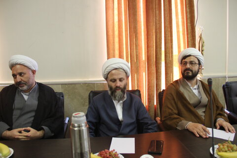 تصاویر / نشست مشترک مدیر حوزه علمیه استان قزوین با مدیر ومعاوین اداره کل آموزش وپرورش استان