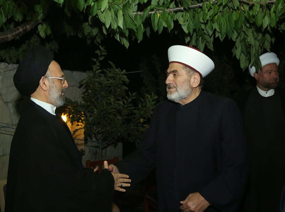 امام جمعه بیروت: ارزشهای انسانی، سازنده کشور است