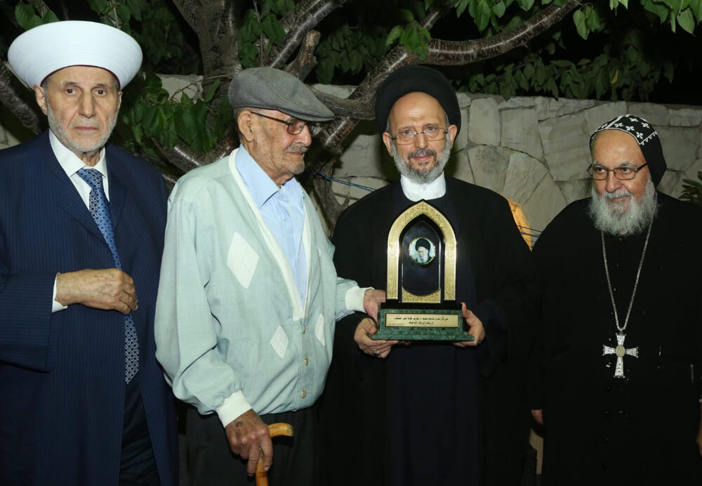 امام جمعه بیروت: ارزشهای انسانی، سازنده کشور است