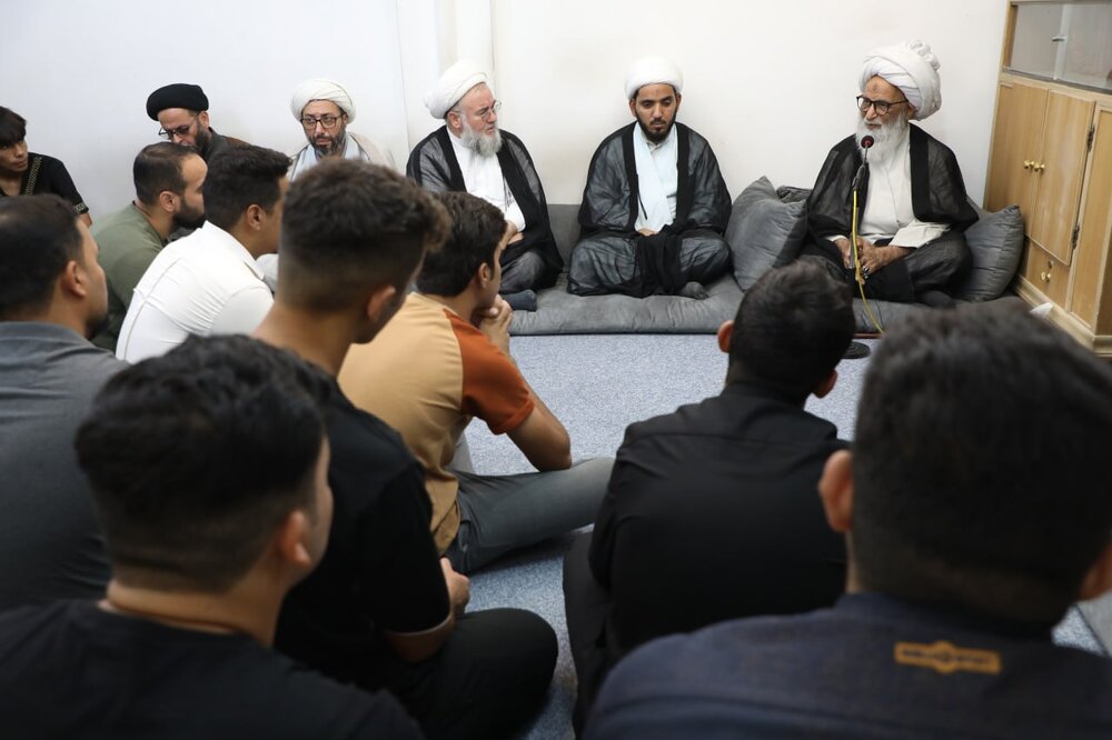 آية الله النجفي: الشباب هم قادة المستقبل ويتحملون مسؤولية كبرى تجاه هويتهم الوطنية والدينية آية الله النجفي: الشباب هم قادة المستقبل ويتحملون مسؤولية كبرى تجاه هويتهم الوطنية والدينية